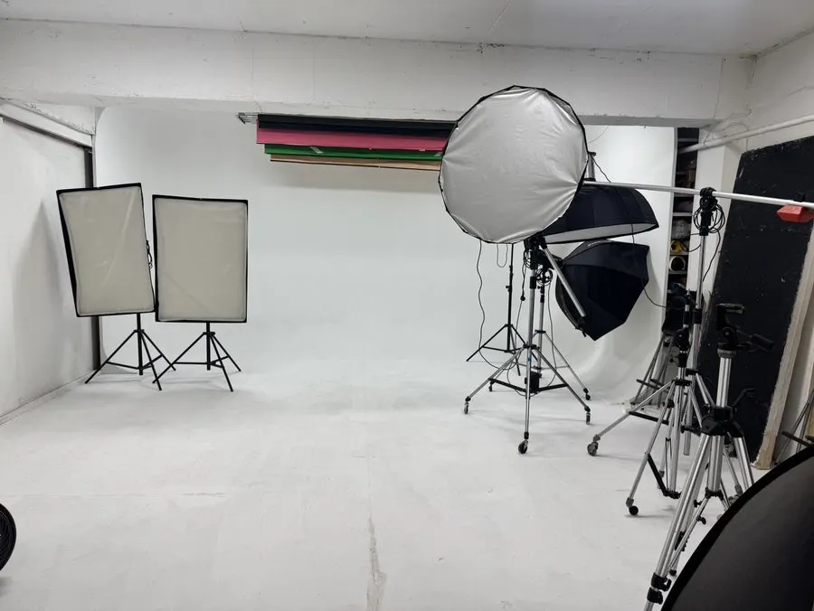 Overview of Room A horizon rental studio