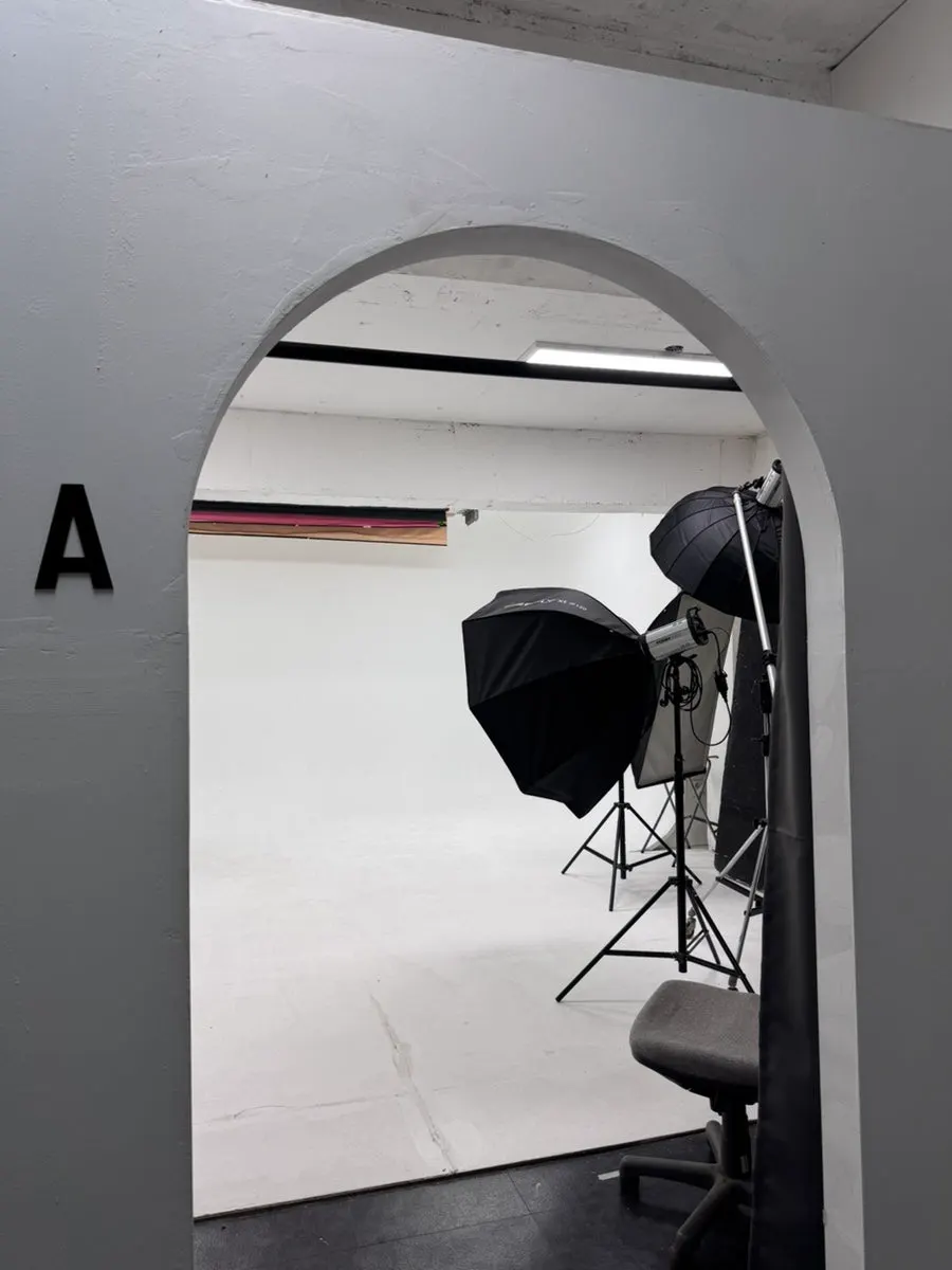 Waiting area of the self studio where you can have water or coffee