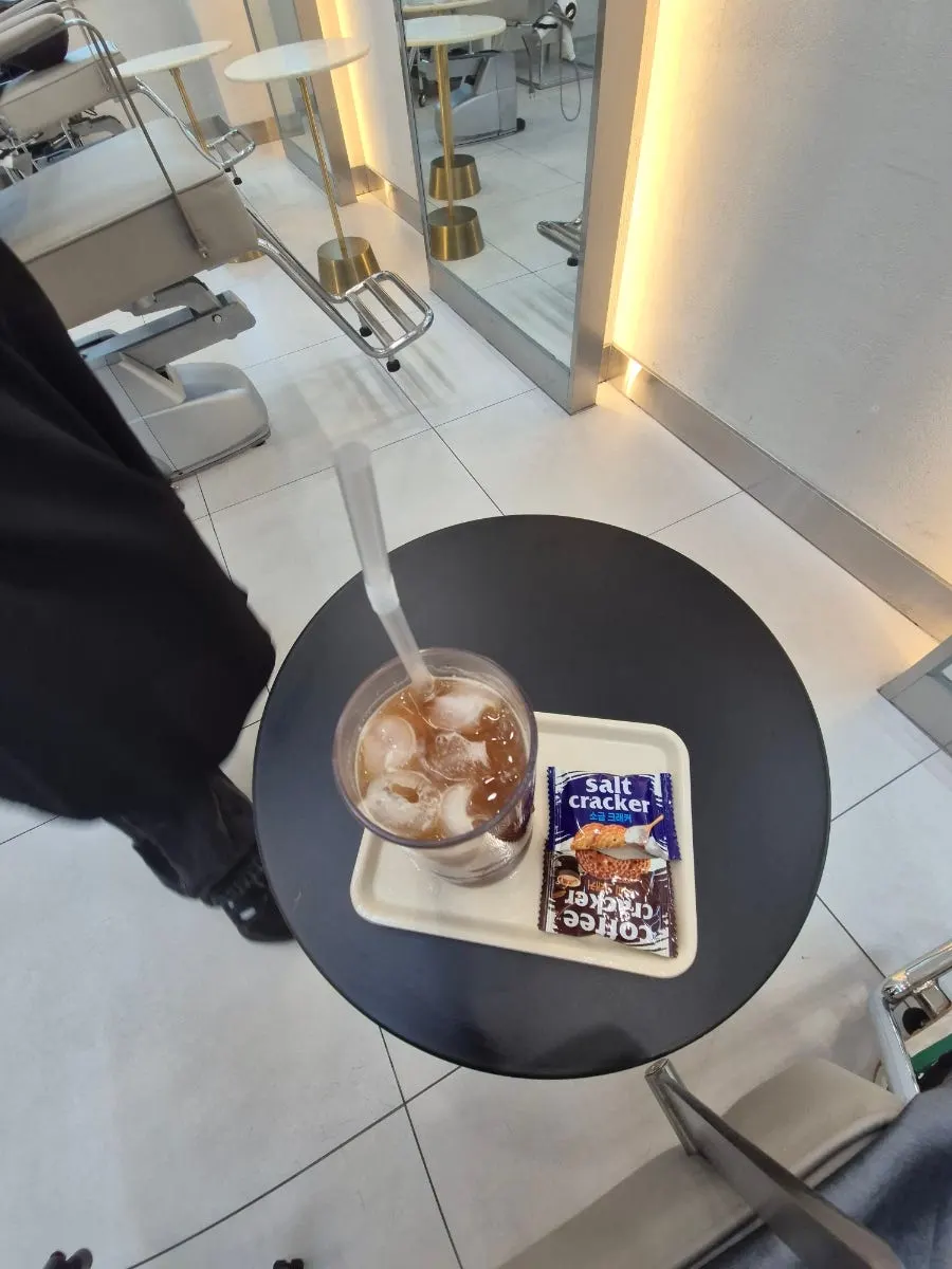 Waiting area inside Obeumua Hongdae Branch