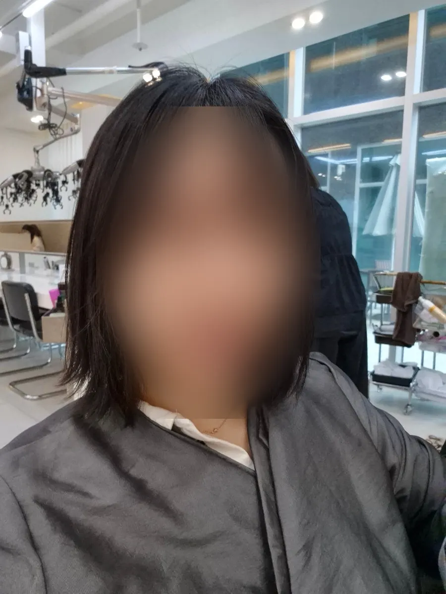 Back view of the bob before the treatment