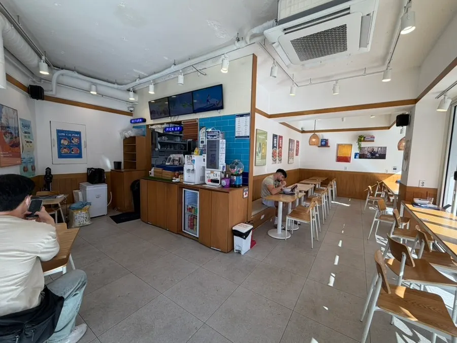 Interior view of Slow Cali Hongdae Entrance Station Branch