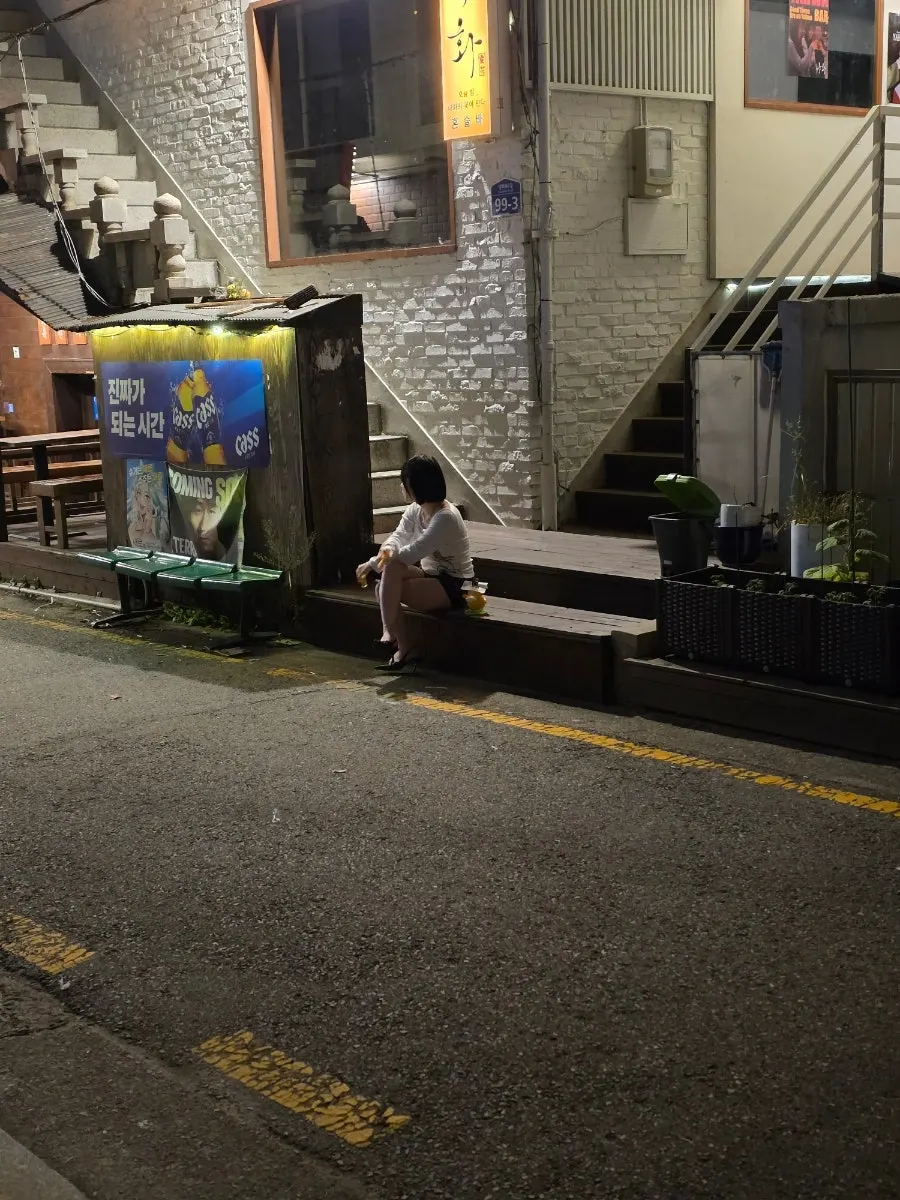 Solo-drinking space at Doran Honsul Bar Hongdae Branch