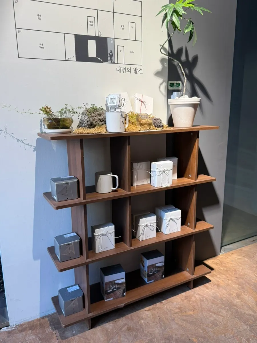 A good seat for reading at Naemyeonui Balgyeon café