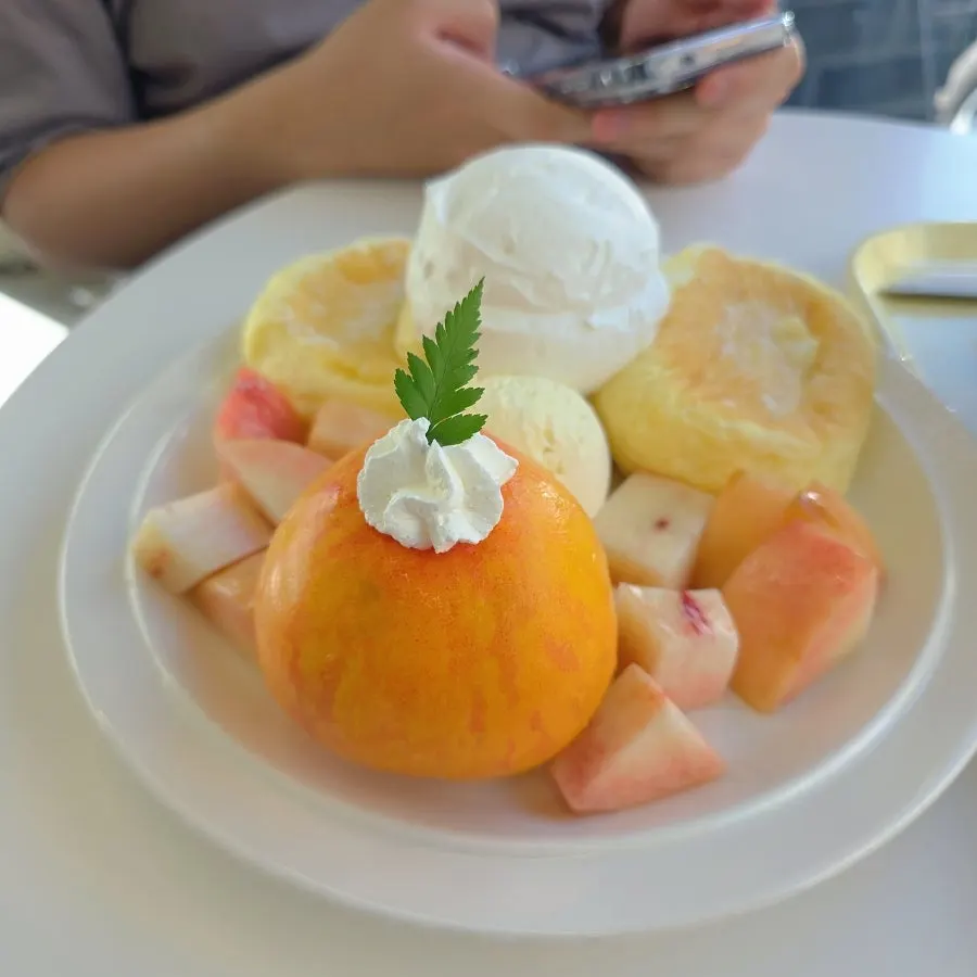 띵크프룻 수플레와 음료 주문 안내