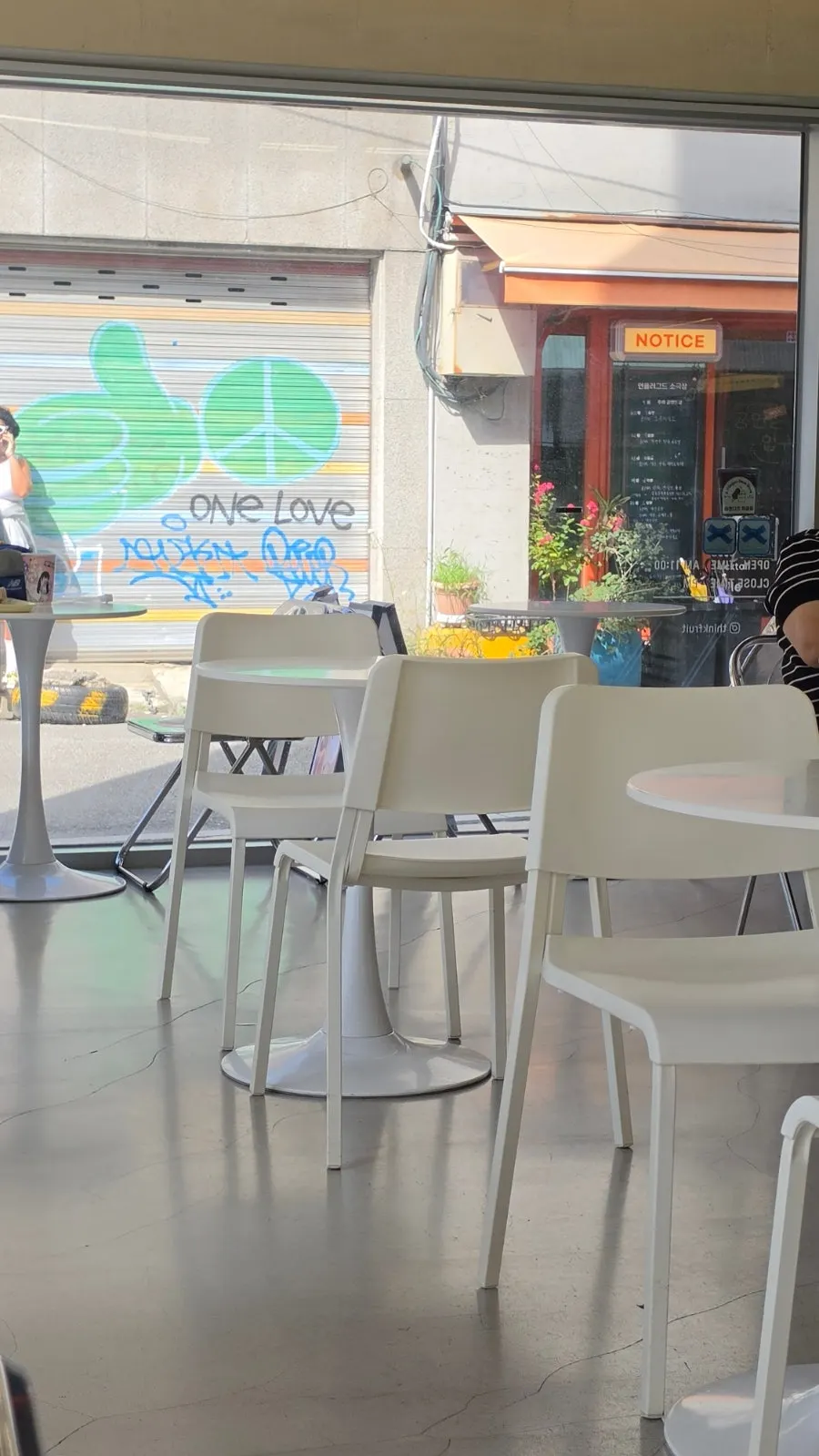 Think Fruit café exterior