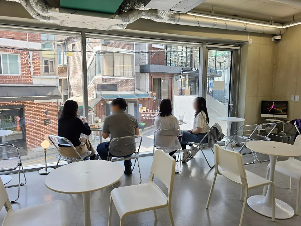Wide interior view of Think Fruit's dining space