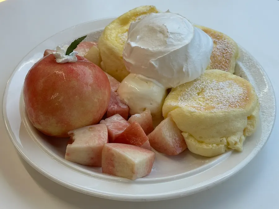 Full plate of the peach soufflé set