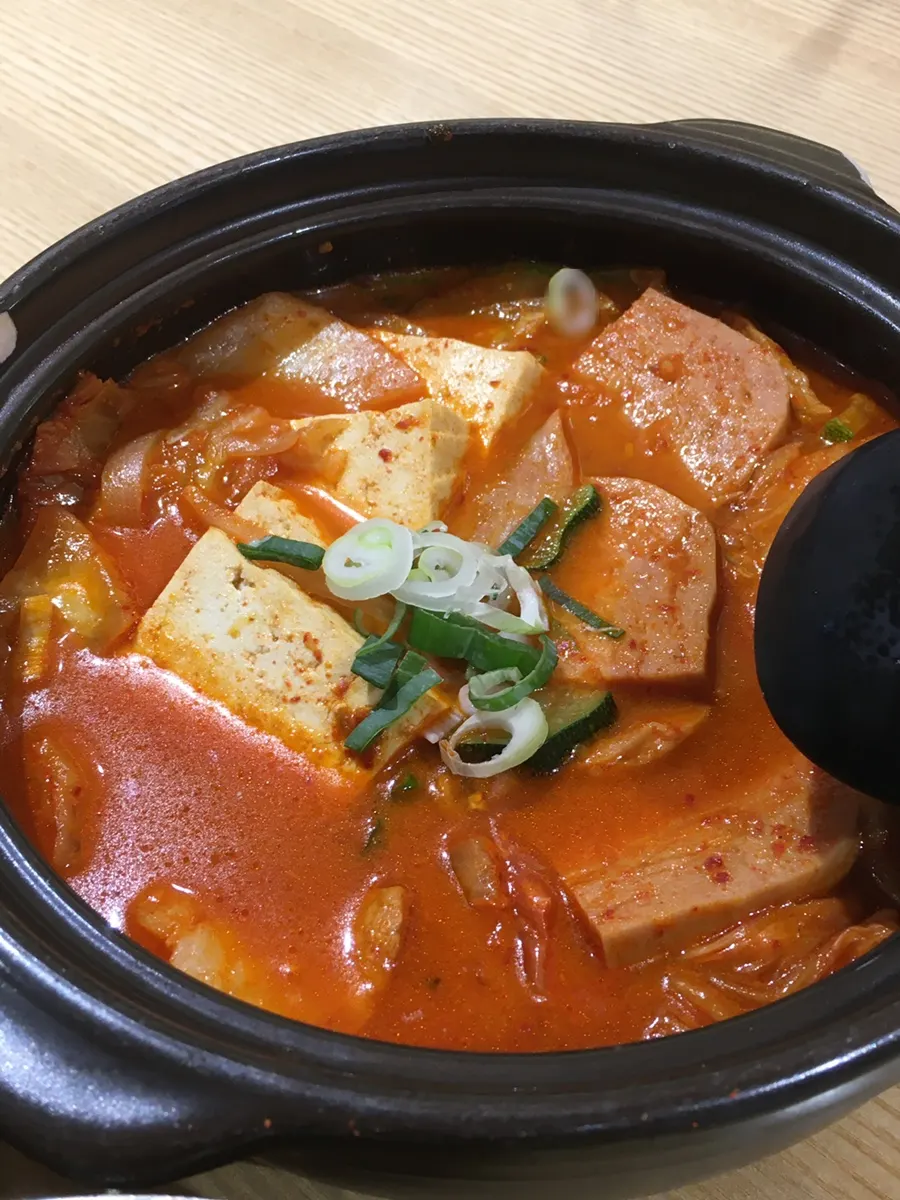 2인 스팸세트 돼지 김치찌개 상차림 전체