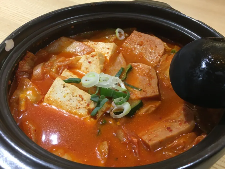 식사를 마친 밥장인 홍대점 테이블