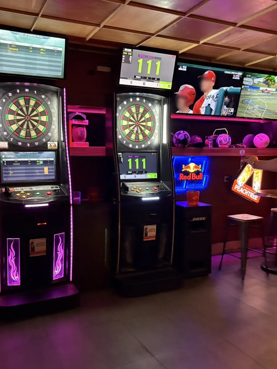 Dart machine at The Pub Sports Pub Hongdae