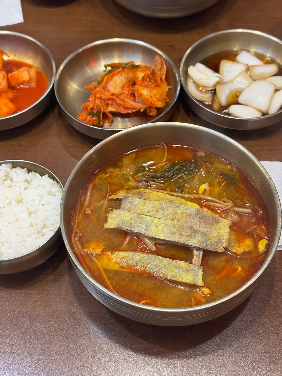 A generous bowl of yukjeon gukbap