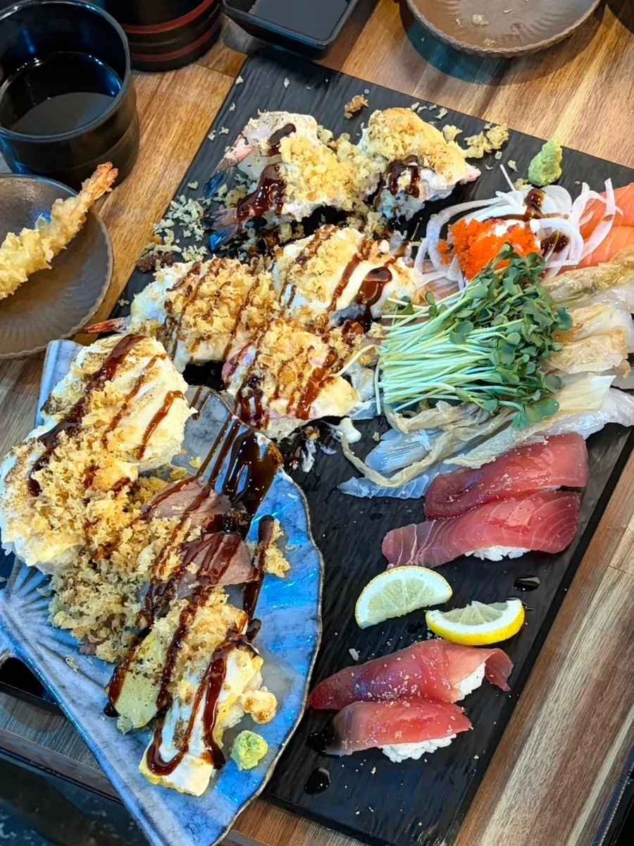 The full Couple A Plus set platter at Yu Iksang Sushi
