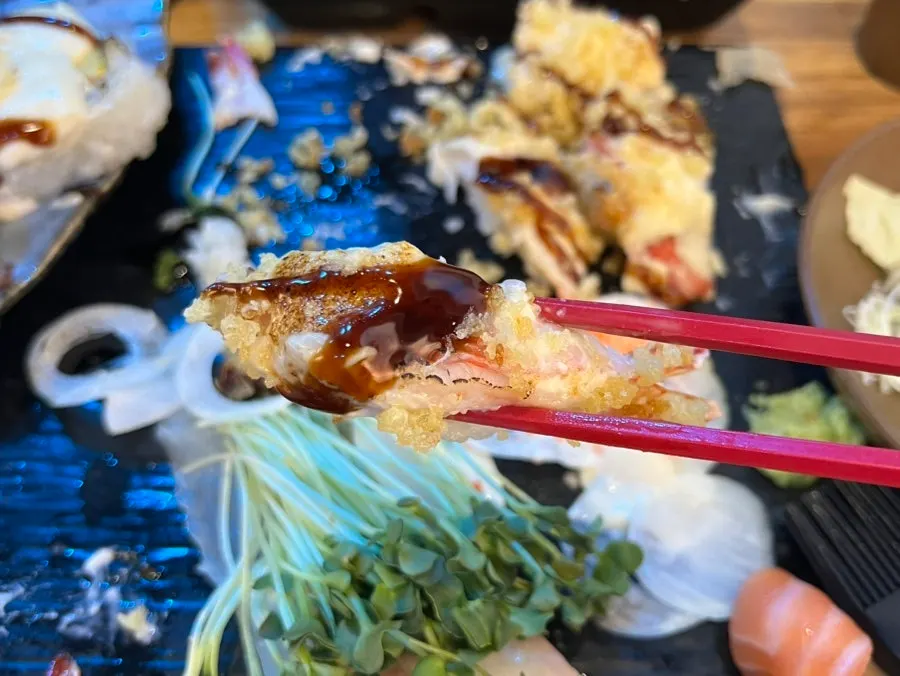 加了炸粉增添酥脆口感的壽司