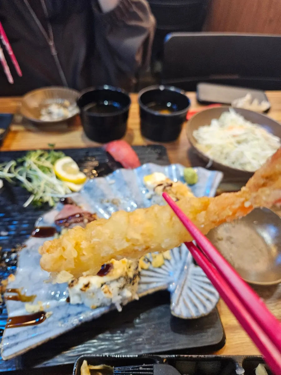 커플A플러스 초밥 한 판 구성