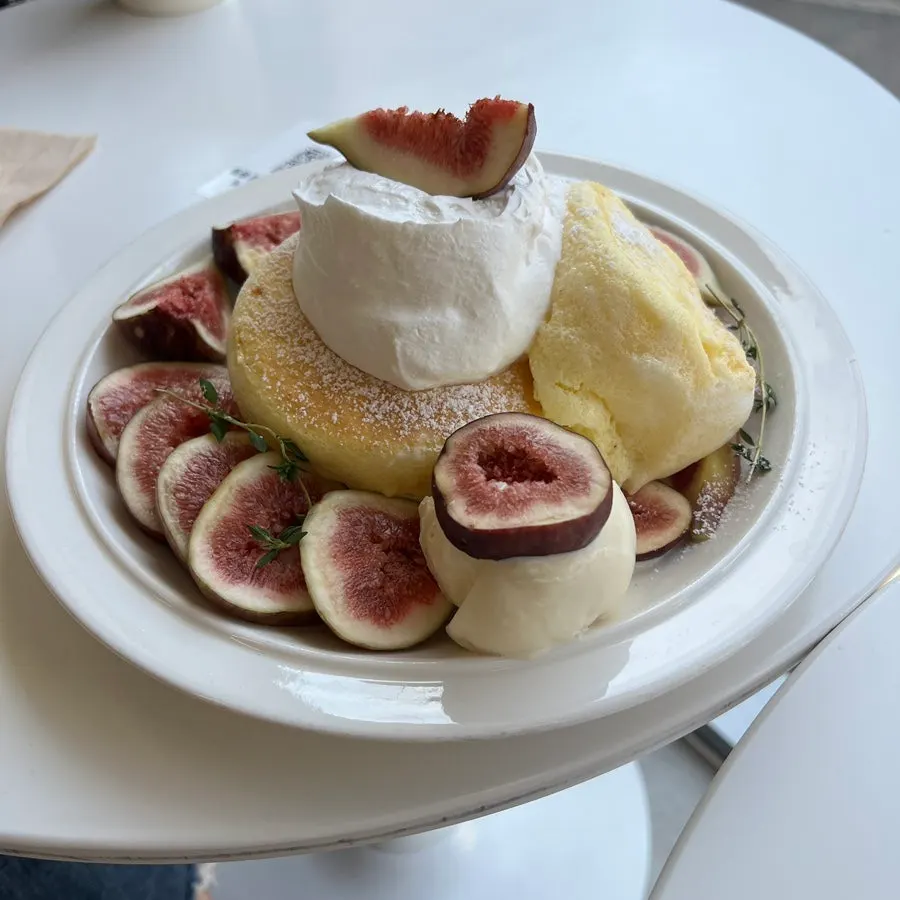 Think Fruitで注文したドリンクとイチジクスフレ