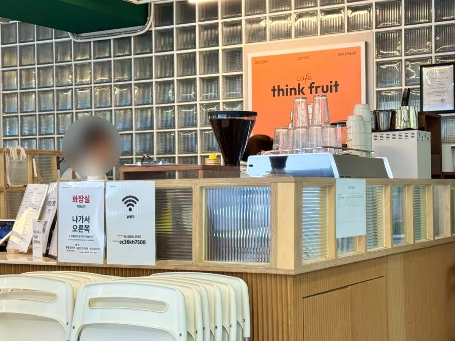 Entrance area of Think Fruit's Hongdae branch