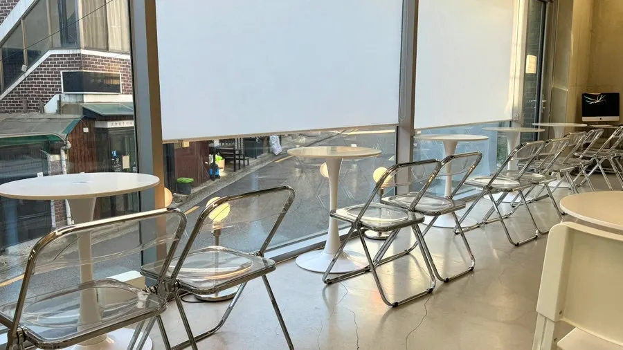 Photogenic interior atmosphere at Think Fruit