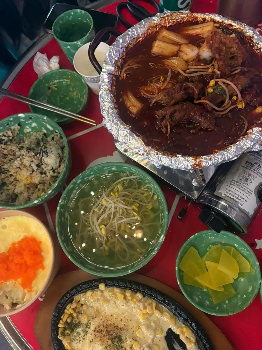 Table at Cheongnyeon Dakbal 1987 Hongdae Branch before ordering