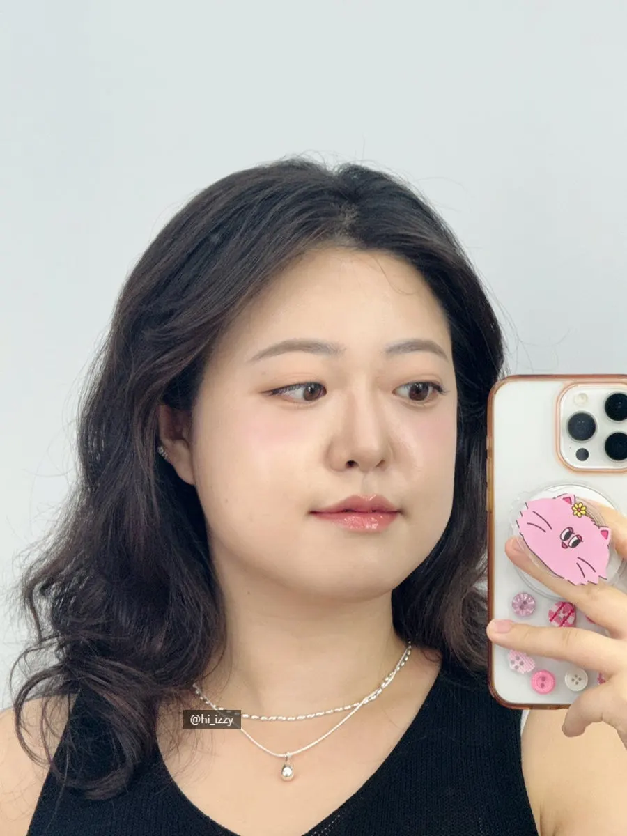 전문가에게 맡긴 하객 메이크업 사진