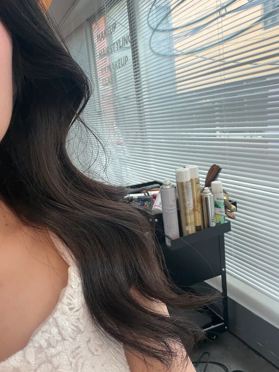 드레스 착장까지 마친 신부 모습