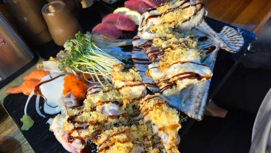 Torched aburi sushi