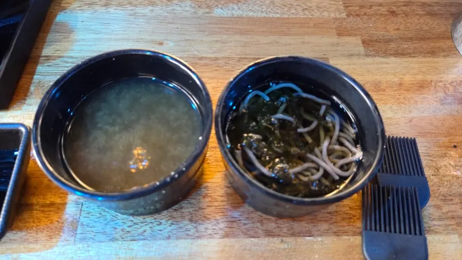 Side dishes in the Yu Iksang Sushi set