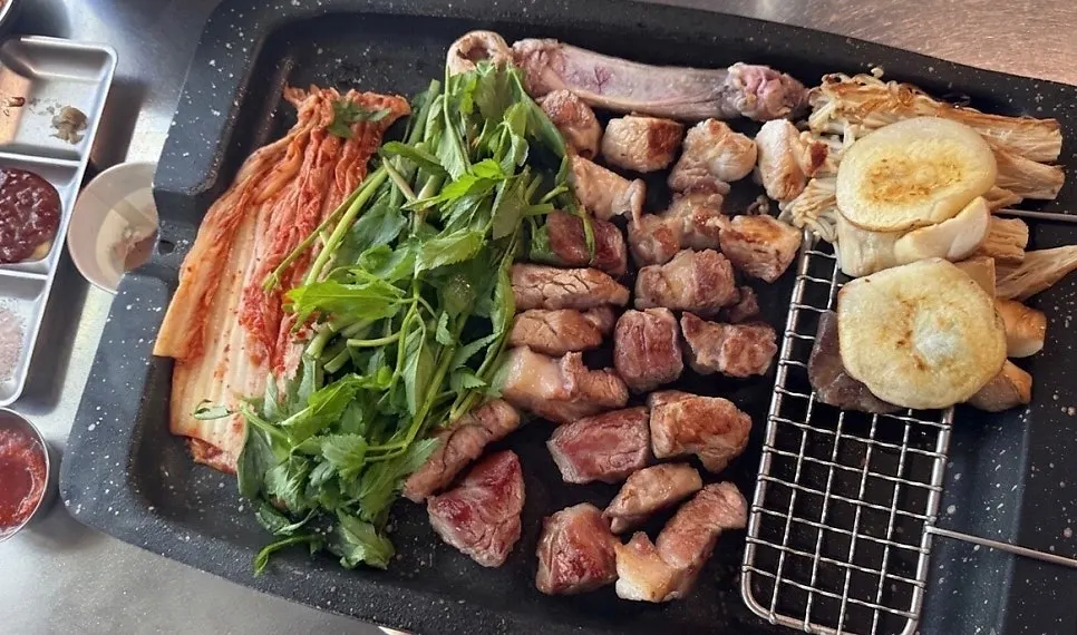 경의선숲길 인근 고기꾼김춘배 식사