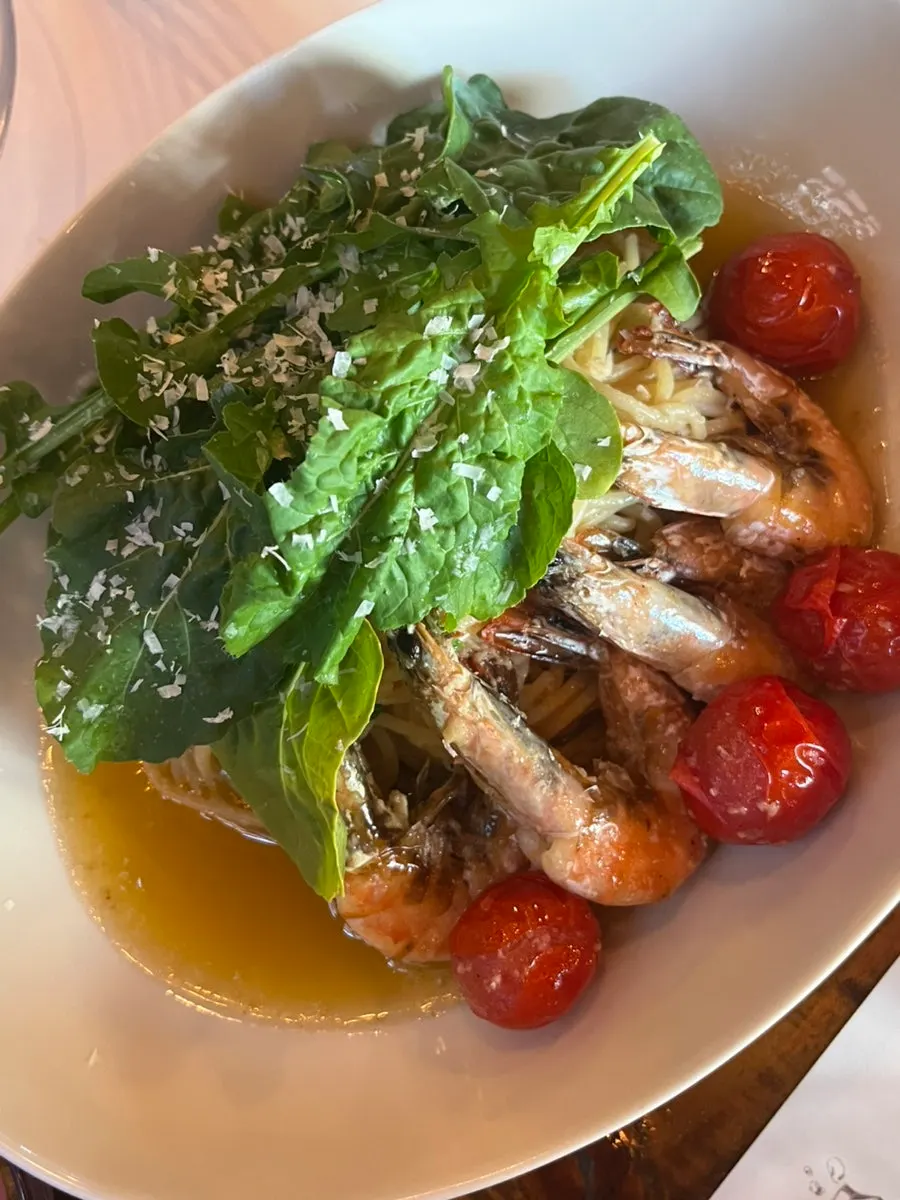 Gamberi e Rucola oil pasta with shell-on shrimp and arugula