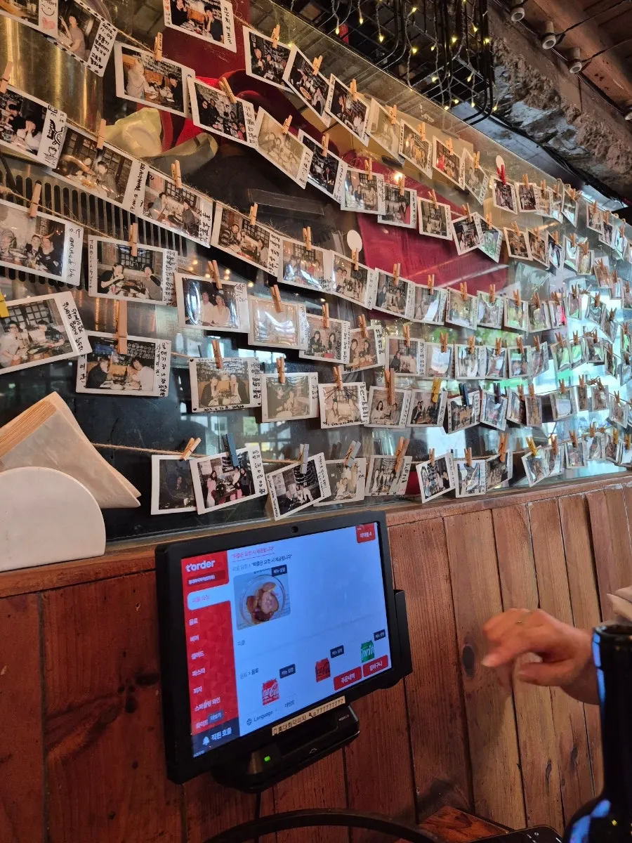 Wall decoration giving the restaurant an old-school feel