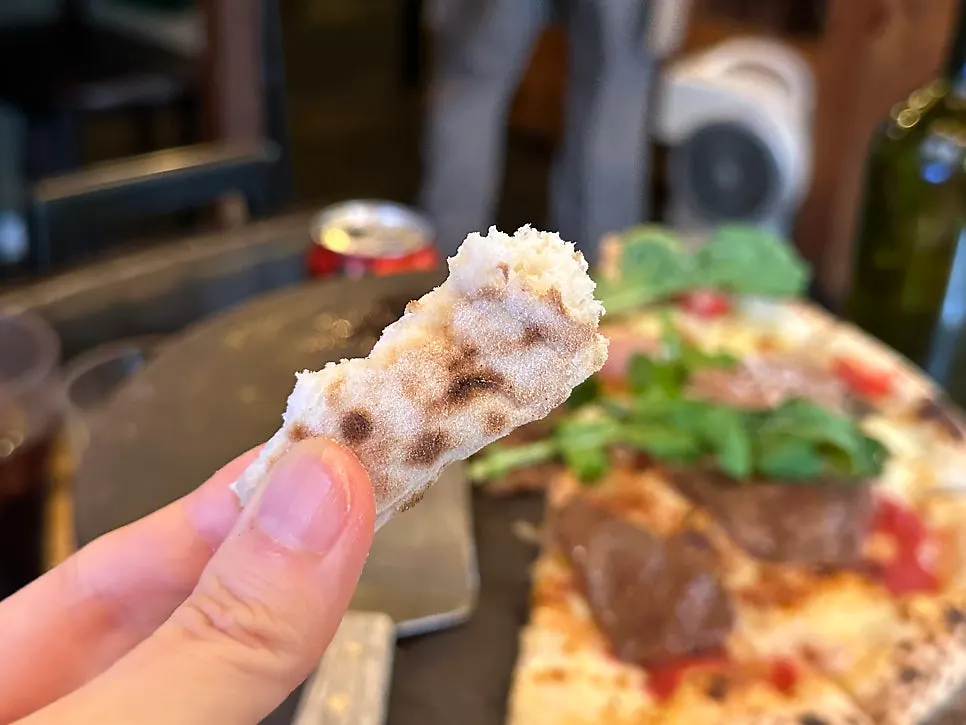 Cross-section of the chewy 72-hour aged crust