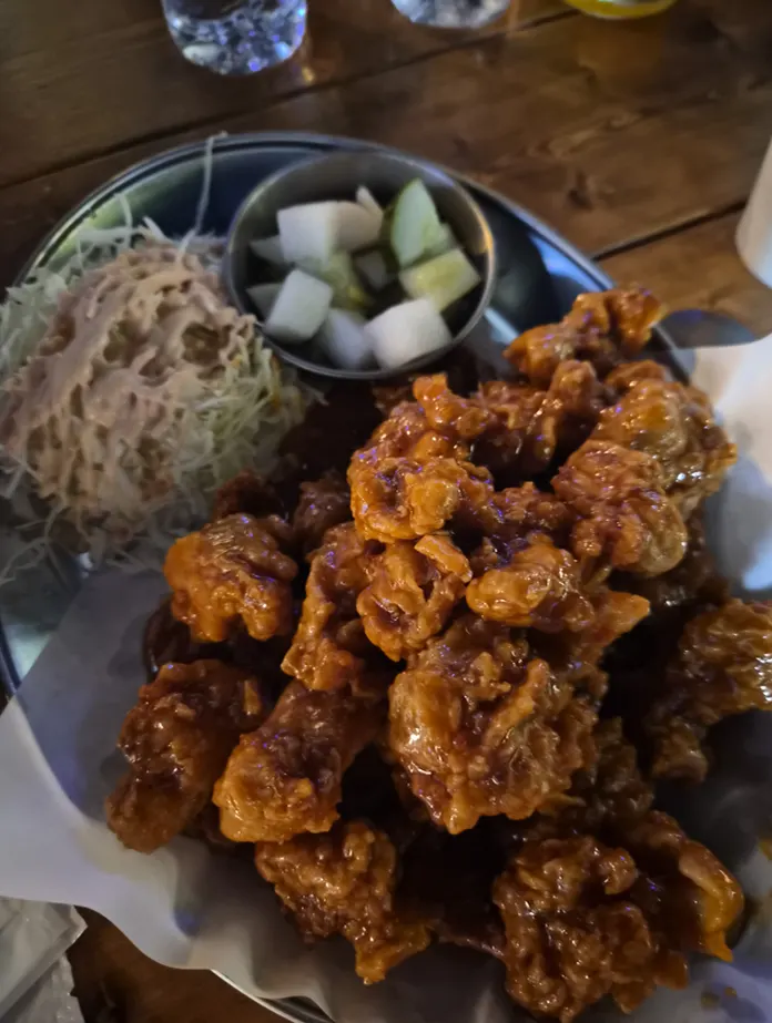 순살양념후라이드치킨 한 접시