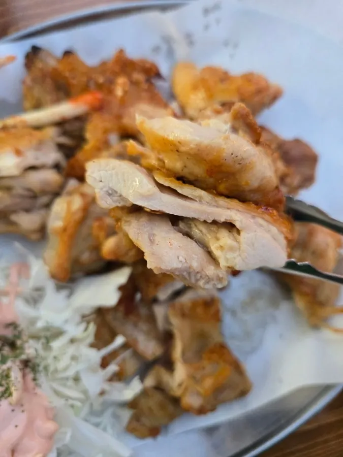 홍대 야장 술집 꼬꼬랜드 야외 좌석 전경