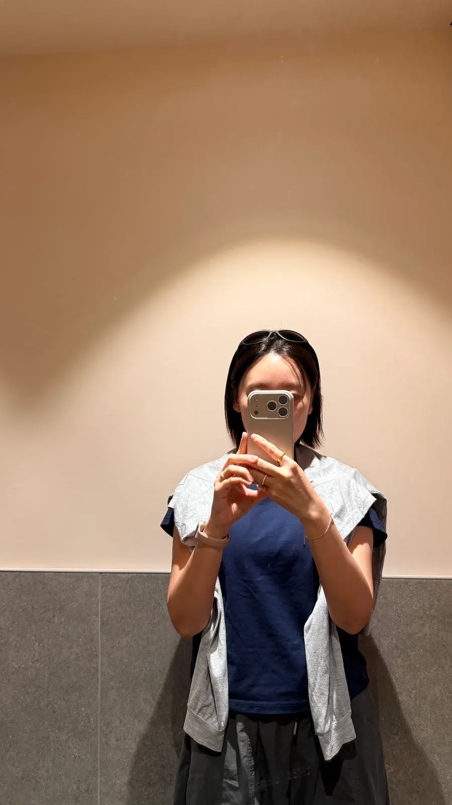 칸마다 세면대가 있는 화장실 내부