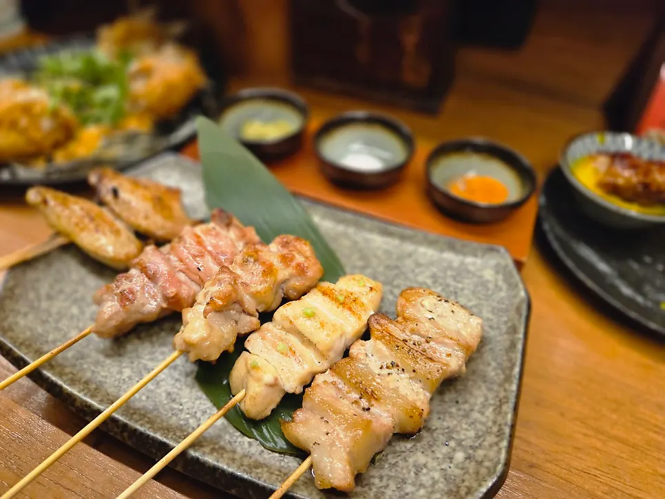 Yakitori spread enjoyed with drinks