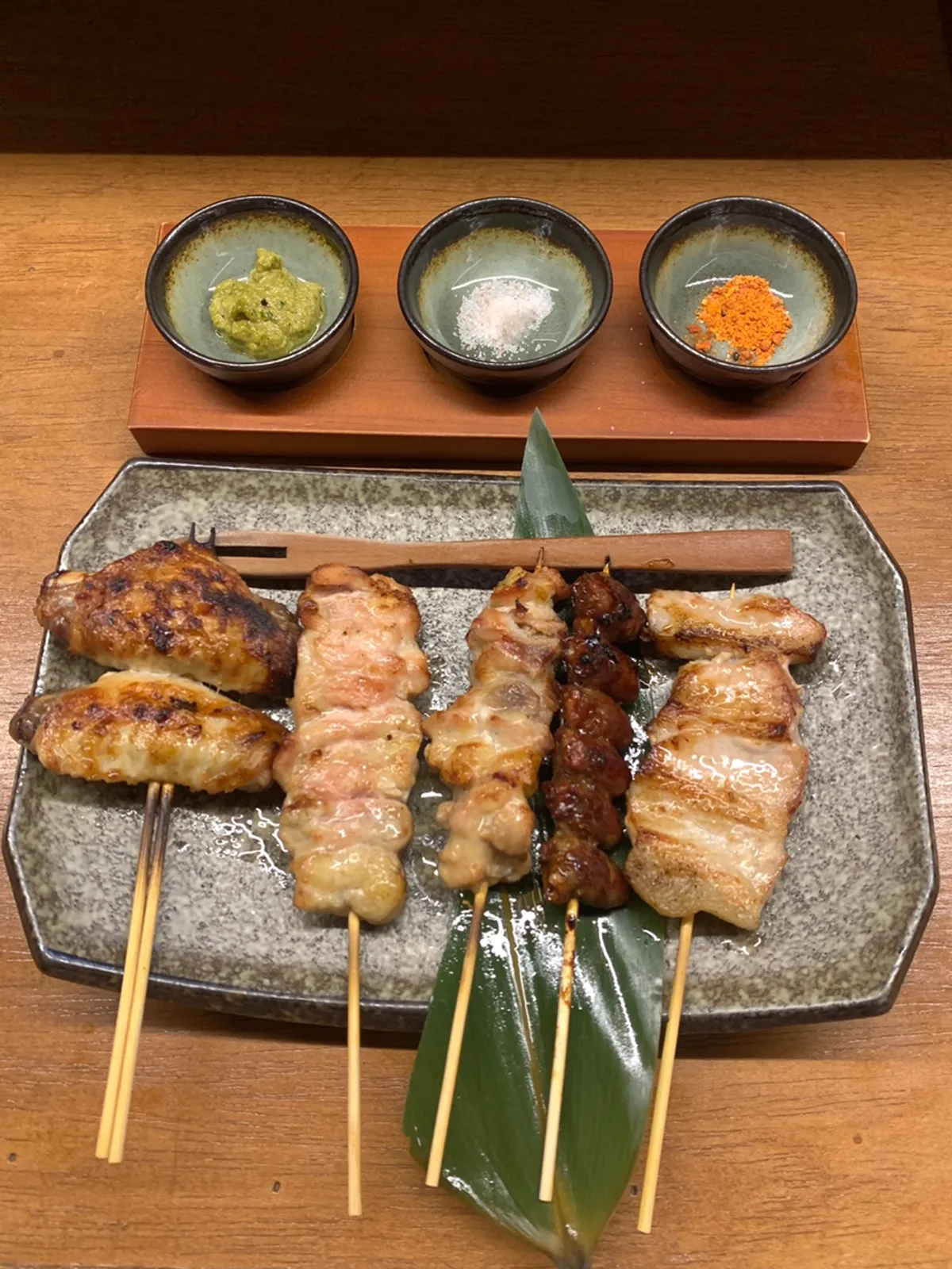 날개와 염통 등 부위별 야키토리 꼬치 5종 세트