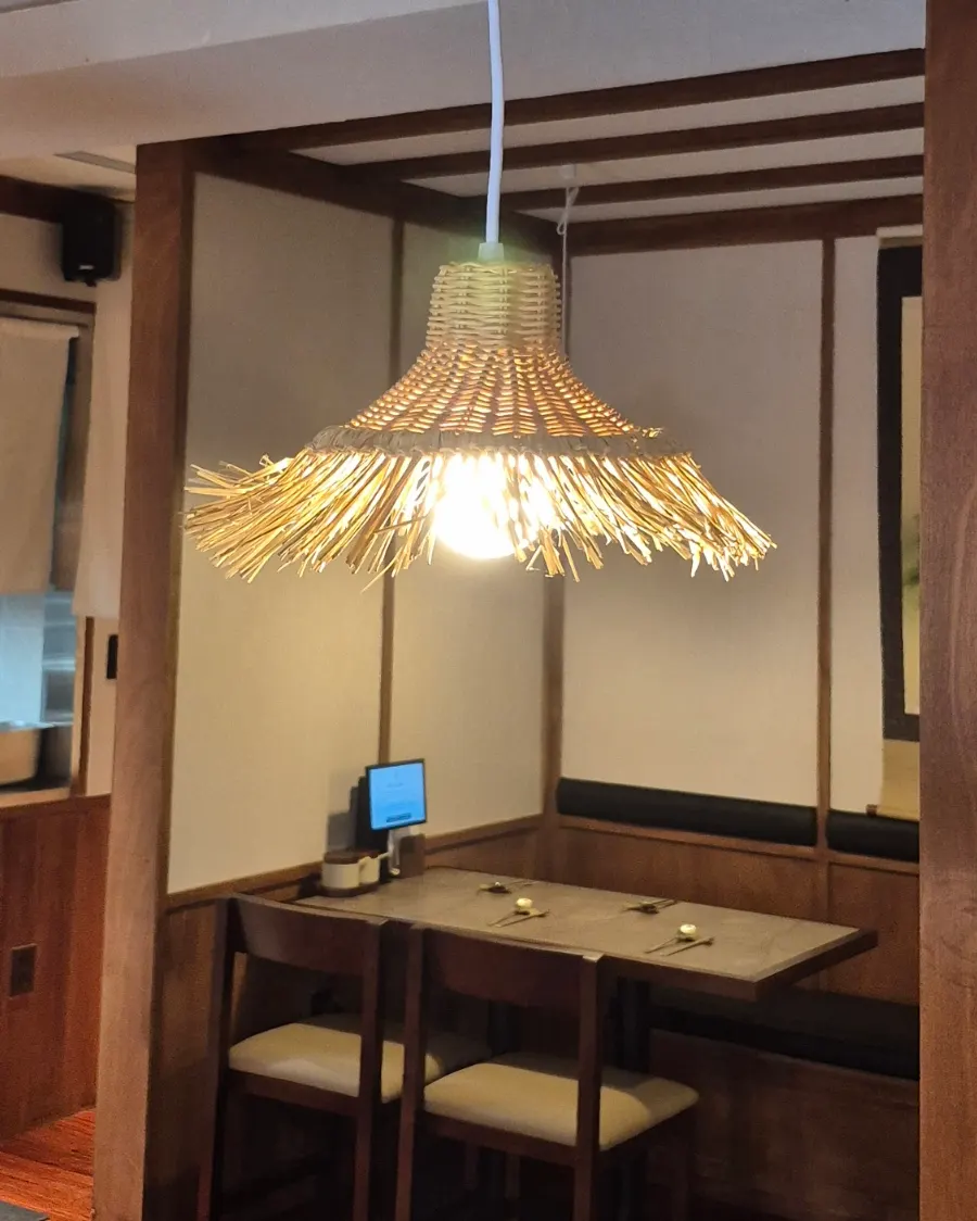 Table with an ordering tablet
