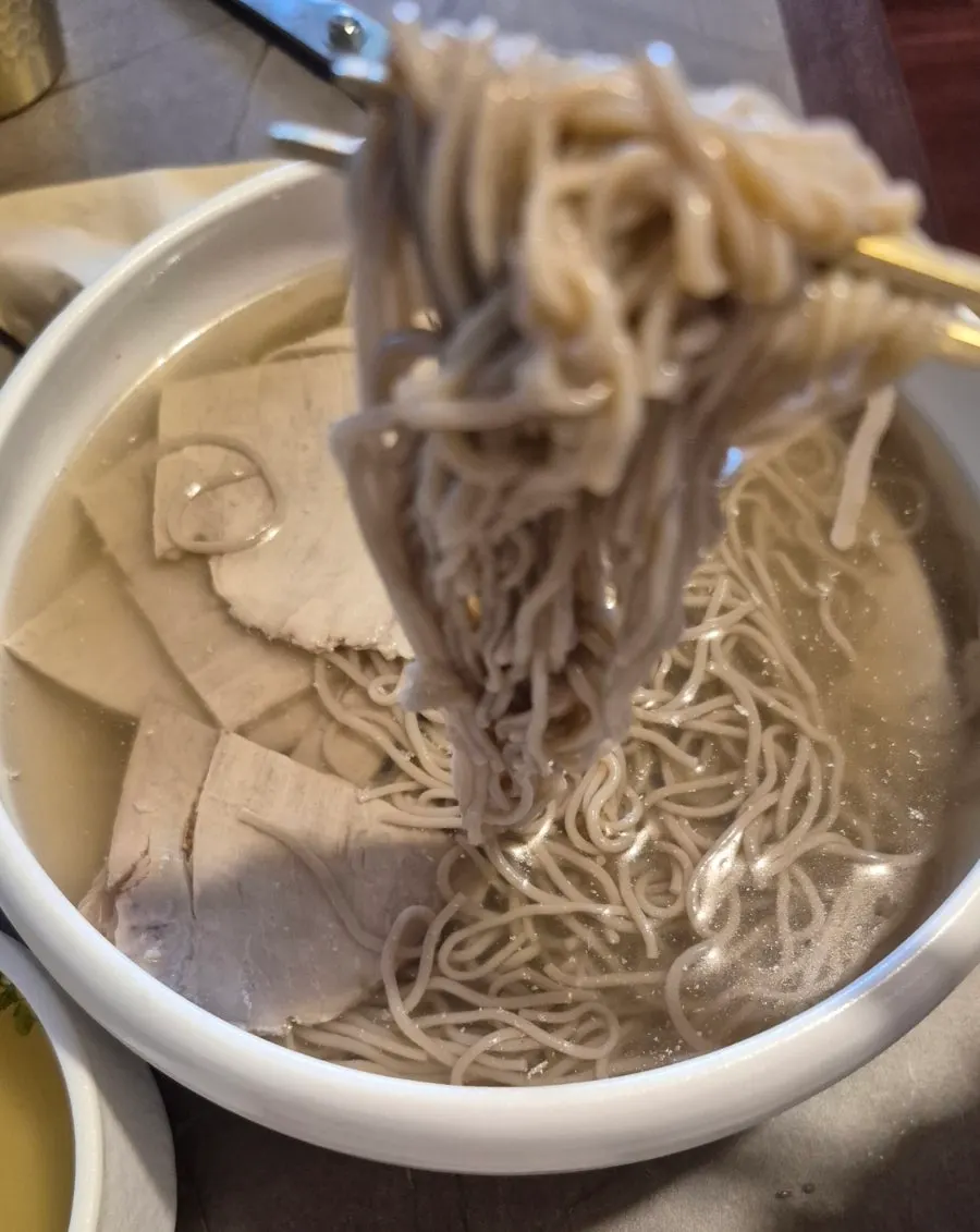 Mild Pyongyang naengmyeon noodles