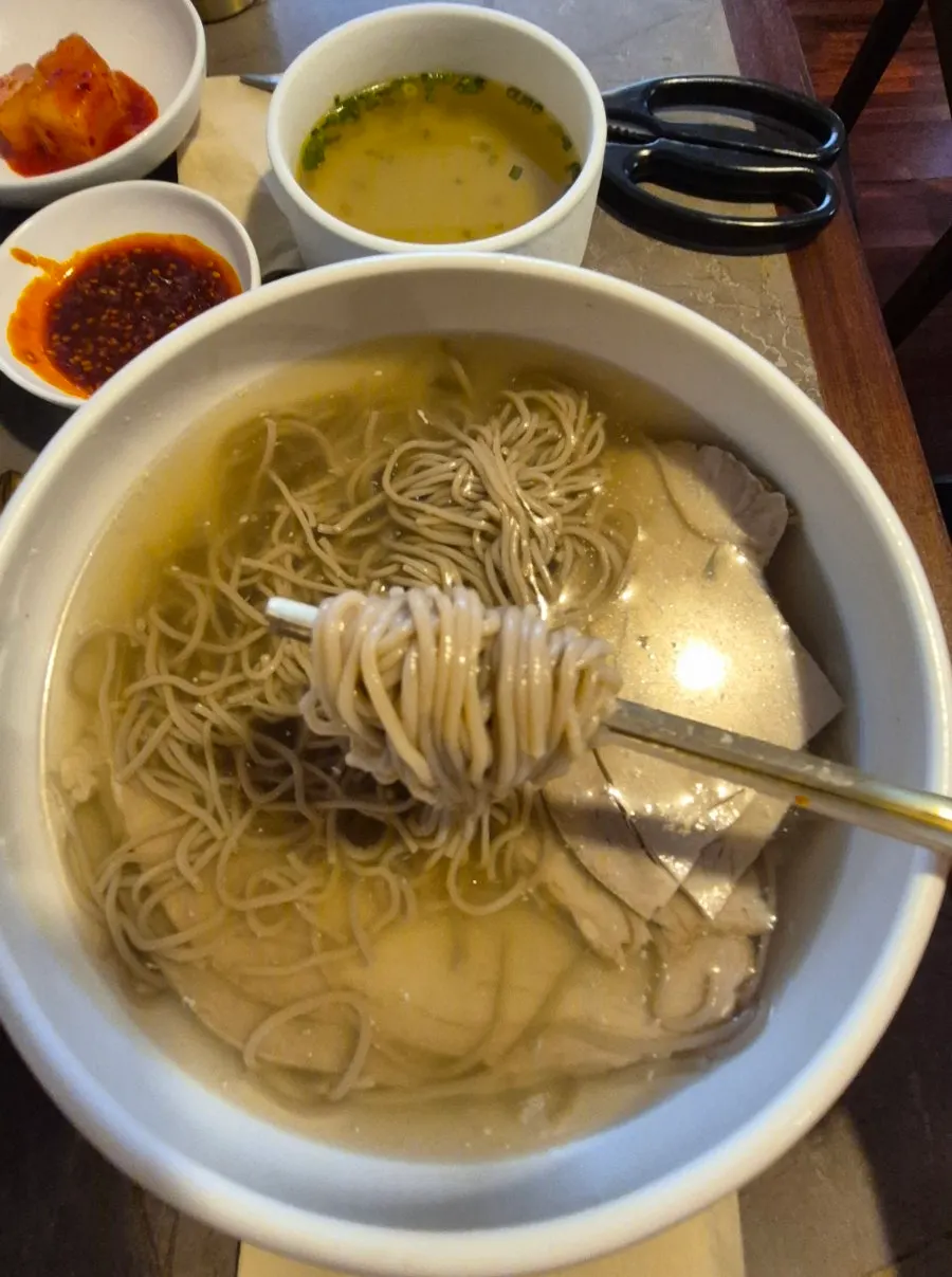Cool water-style Pyongyang naengmyeon