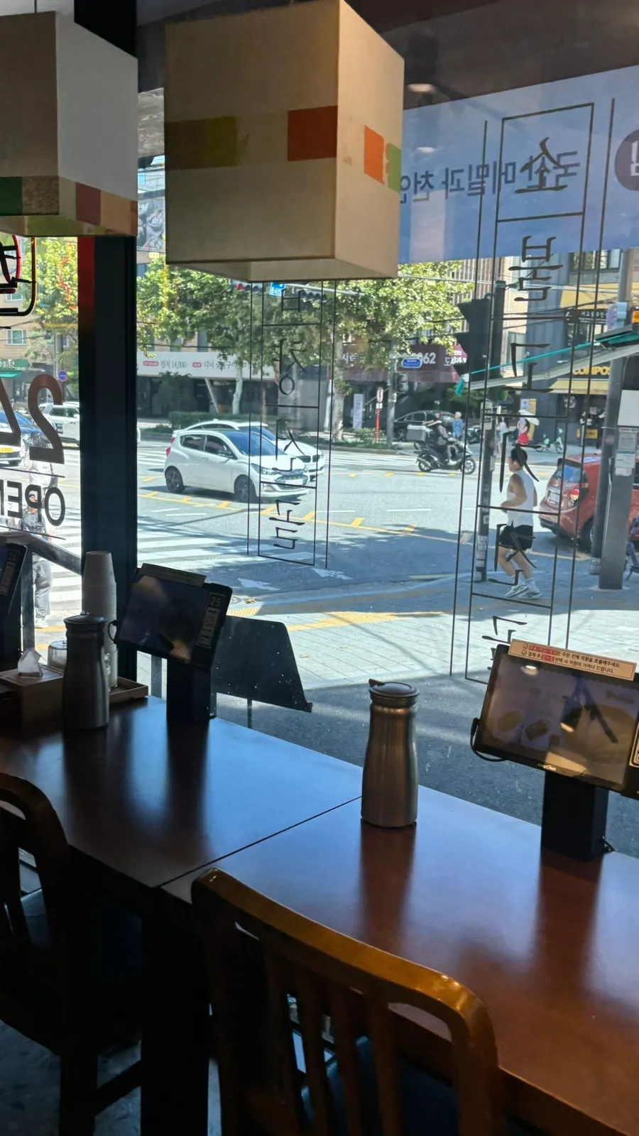 Exterior of Yukjeon Gukbap Seogyo Branch in front of Hongdae station Exit 2