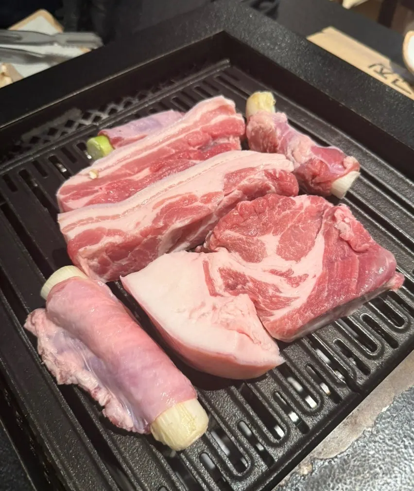 Gyo Set with five-layer pork belly, pork neck, and skirt meat