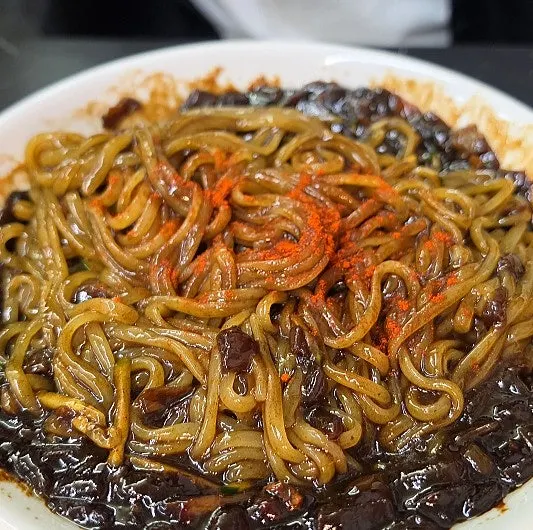 Uni-jjajang sauce and noodles