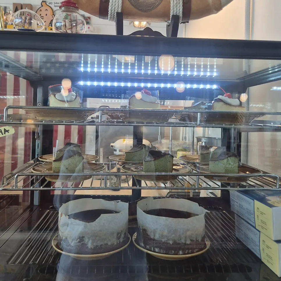 Best sellers marked with stars on the menu
