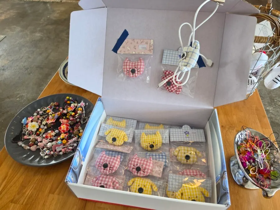 Keyring display good for picking friendship items
