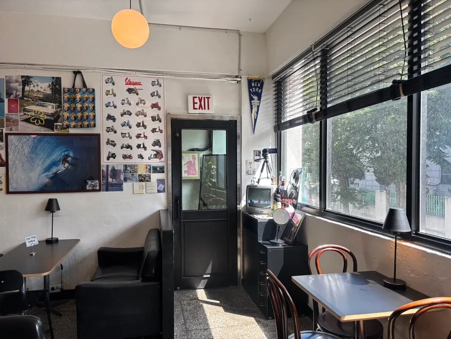 Cute and comfortable interior of Hongrad Suwon Station Branch