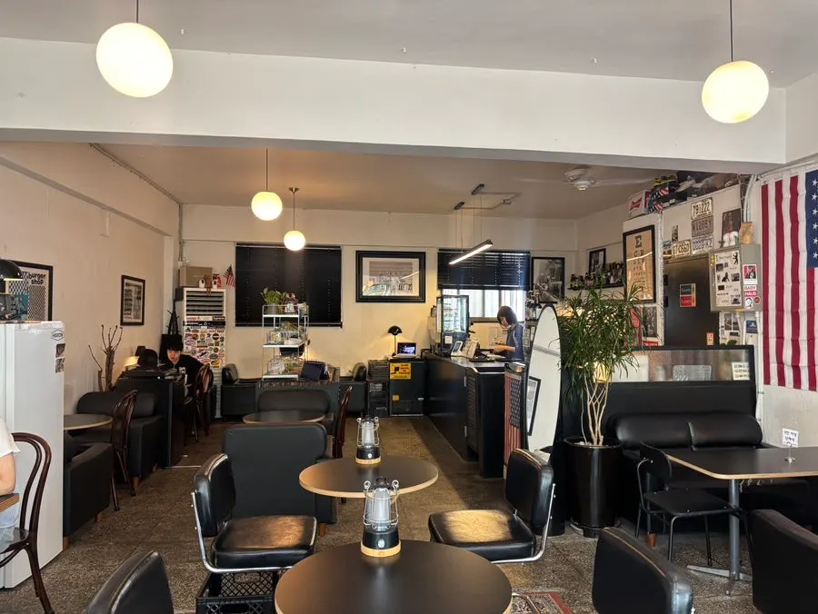 Photogenic café table setup