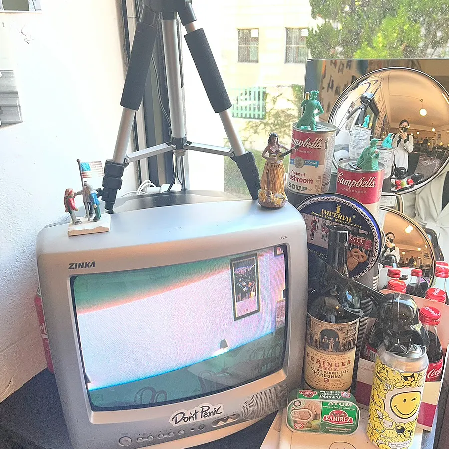 블랙 화이트 톤 카페 인테리어와 소품