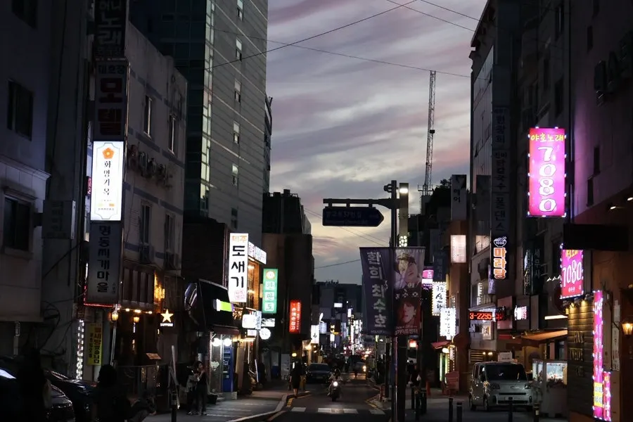 Street leading to Hongrad Suwon Station Branch behind the Suwon Tax Office