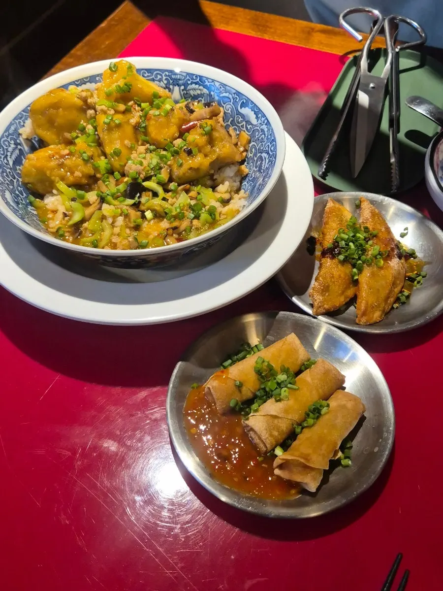Spring rolls and fried dumplings received via the Naver coupon