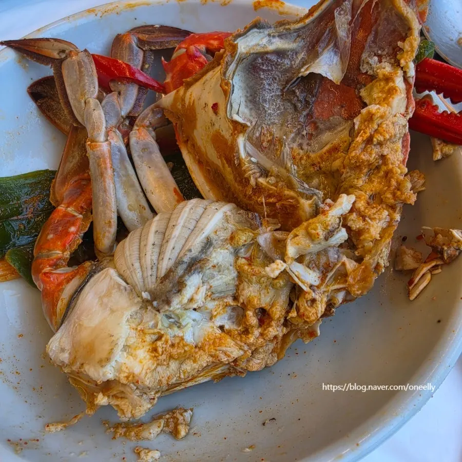 Yeonpyeong-do blue crab soaked in spicy broth