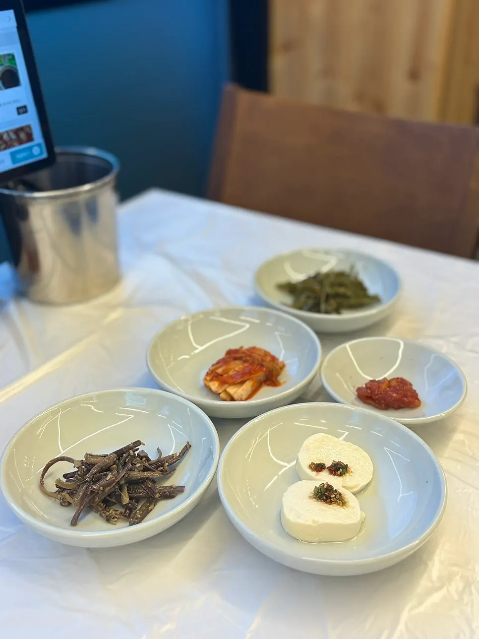 The 5 banchan (side dishes) at Huni Gejang